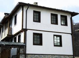 Galabova Guesthouse，位于Delchevo的酒店