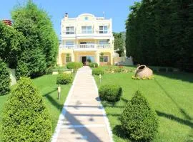 Shemesh Gardens House