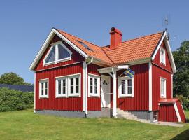 Amazing Home In Bolmsö With Lake View，位于Bolmstad的酒店