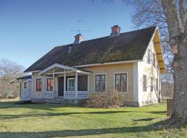 Beautiful Home In Högsby With Kitchen，位于Fågelfors的酒店