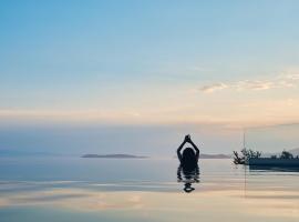Natura Luxury Boutique Hotel Skopelos，位于罗查基恩的住宿