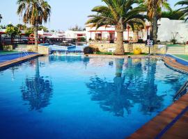 Bungalows Castillo Club Lake，位于卡勒达德福斯特的酒店