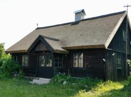 Dom Letniskowy Wakacje Pod Strzechą，位于Markocin的酒店
