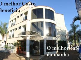Bella Vista Park Hotel，位于伊利亚索尔泰拉的酒店