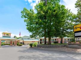 Super 8 by Wyndham Eureka Springs，位于尤里卡斯普林斯的酒店