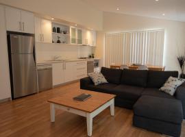 Cape Villas Dunsborough Unit 2，位于邓斯伯勒的酒店