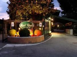 查理汽车旅店酒店