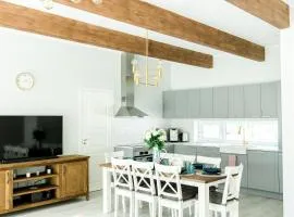 The Peaceful Vacation- Villa M