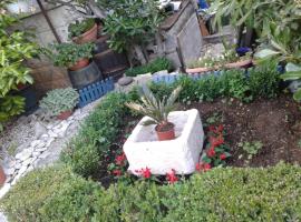 ROOMS LUCE 2 & Supetar，位于苏佩塔尔的旅馆