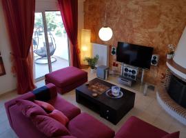 'Seaside Paradise' Elegant Apartment in Nea Makri，位于新马克立的酒店