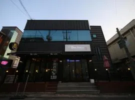 Gyeongju Bee House