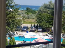 DSK Hotel，位于克兰内沃的酒店