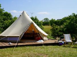 Saare Glamping，位于Salme的豪华帐篷营地