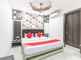 OYO 45301 Hotel Om Palace，位于Sāgar的酒店
