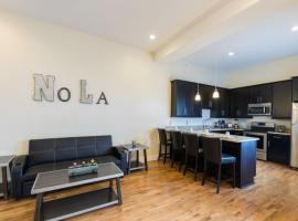 Beautiful Condos Steps from French Quarter and Bourbon St，位于新奥尔良的酒店