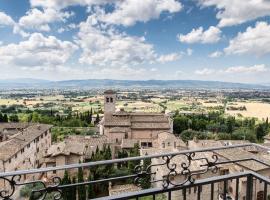 Assisi Panoramic Rooms，位于阿西西圣弗朗西斯科大教堂附近的酒店