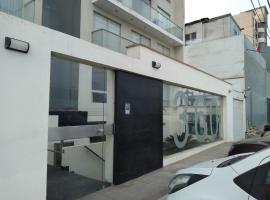 Beachfront Condo San Miguel，位于利马的酒店