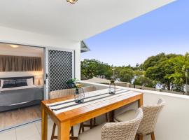 City Stadium Apartment on the riverfront，位于汤斯维尔Townsville Magistrates Court附近的酒店