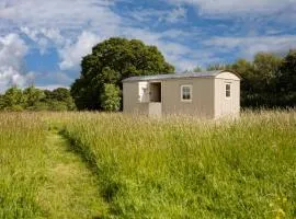 Romantic secluded Shepherd Hut Hares Rest