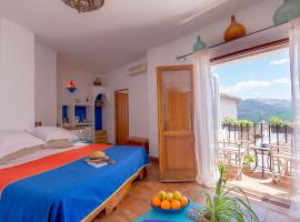Hotel Los Castaños，位于Cartajima的酒店