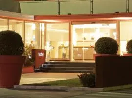 克鲁尹图姆酒店