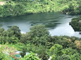 Narayana Lake Hide Out，位于比姆塔尔的乡村别墅