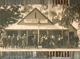 Molesworth Food and Wine Company，位于Molesworth的酒店