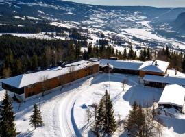 Øyerfjell Hotel，位于Olstad的酒店