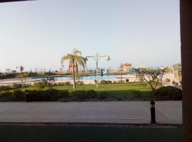 Apartments water front with Sea View in Porto Sokhna Families Only，位于艾因苏赫纳的酒店