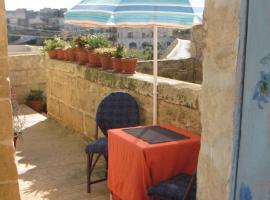 400YR Farmhouse in Xaghra Gozo - Separate Rooms，位于沙拉的乡间豪华旅馆