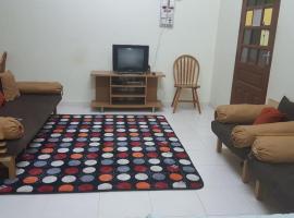 ABAH HOMESTAY Kuala Terengganu，位于瓜拉丁加奴水晶清真寺附近的酒店