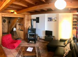 Boréales - spacious duplex - in La Grave-La Meije heart，位于拉格拉沃美吉冰川缆车附近的酒店