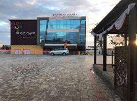 Hotel Beehive grand，位于Tumkūr的酒店