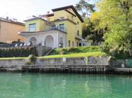 Alla Foce del Magra - Villa sul fiume con posto barca vicino Cinque Terre，位于阿梅利亚的公寓