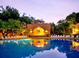 Mision del Sol Resort & Spa Adults Only，位于库埃纳瓦卡的酒店