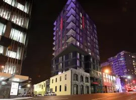 Ramada Suites By Wyndham Victoria Street West