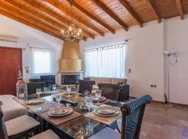 HOUSE NEXT TO THE SEA