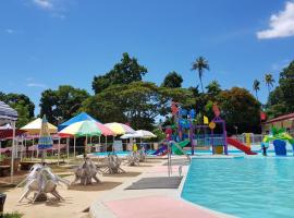 Villa Paraiso Resort & Waterpark，位于曼巴豪的酒店