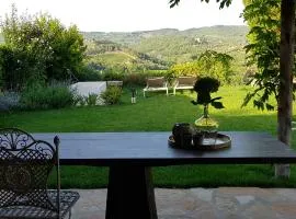 Luxury Serviced Cottage in a Historical Chianti Borgo