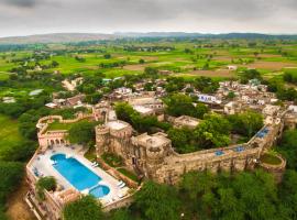 Neemrana's - Hill Fort - Kesroli，位于阿尔瓦尔的酒店