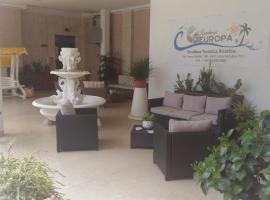 Residence Europa，位于阿尔巴·阿德里亚蒂卡的公寓式酒店