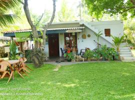 Yaye Guest House，位于蒂瑟默哈拉默的住宿加早餐旅馆