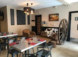 杜森特酒店 - 雷普提特美食餐厅，位于托内尔的酒店