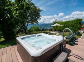 艾尔伯格布坎伊乌酒店，位于马洛斯科的酒店