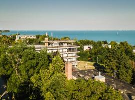 Hotel Holiday Csopak，位于乔保克的酒店