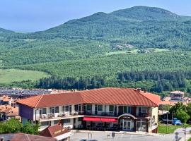 Hotel Fort o Bel，位于贝洛格拉奇的酒店