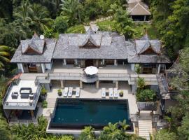 Luxury 5 bedrooms Villa with Seaview Infinity Pool overlooking Surin Beach，位于苏林海滩的豪华酒店