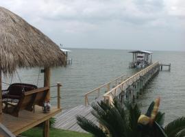 Come Friday Cottages，位于Bacliff的酒店