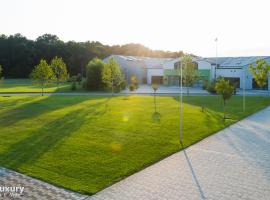 Bucharest Events Center，位于Ţegheş的酒店