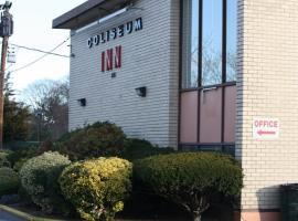 Coliseum Inn & Suites - Garden City，位于East Meadow的酒店